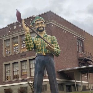 Meet your Posher, Chloé